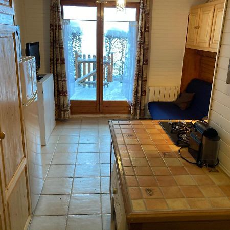 Appartement 2 Pieces Pieds Des Pistes Terrasse Face A La Montagne بيرنيكس المظهر الخارجي الصورة