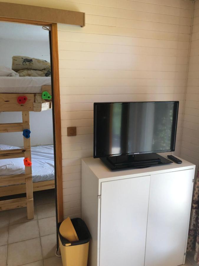 Appartement 2 Pieces Pieds Des Pistes Terrasse Face A La Montagne بيرنيكس المظهر الخارجي الصورة
