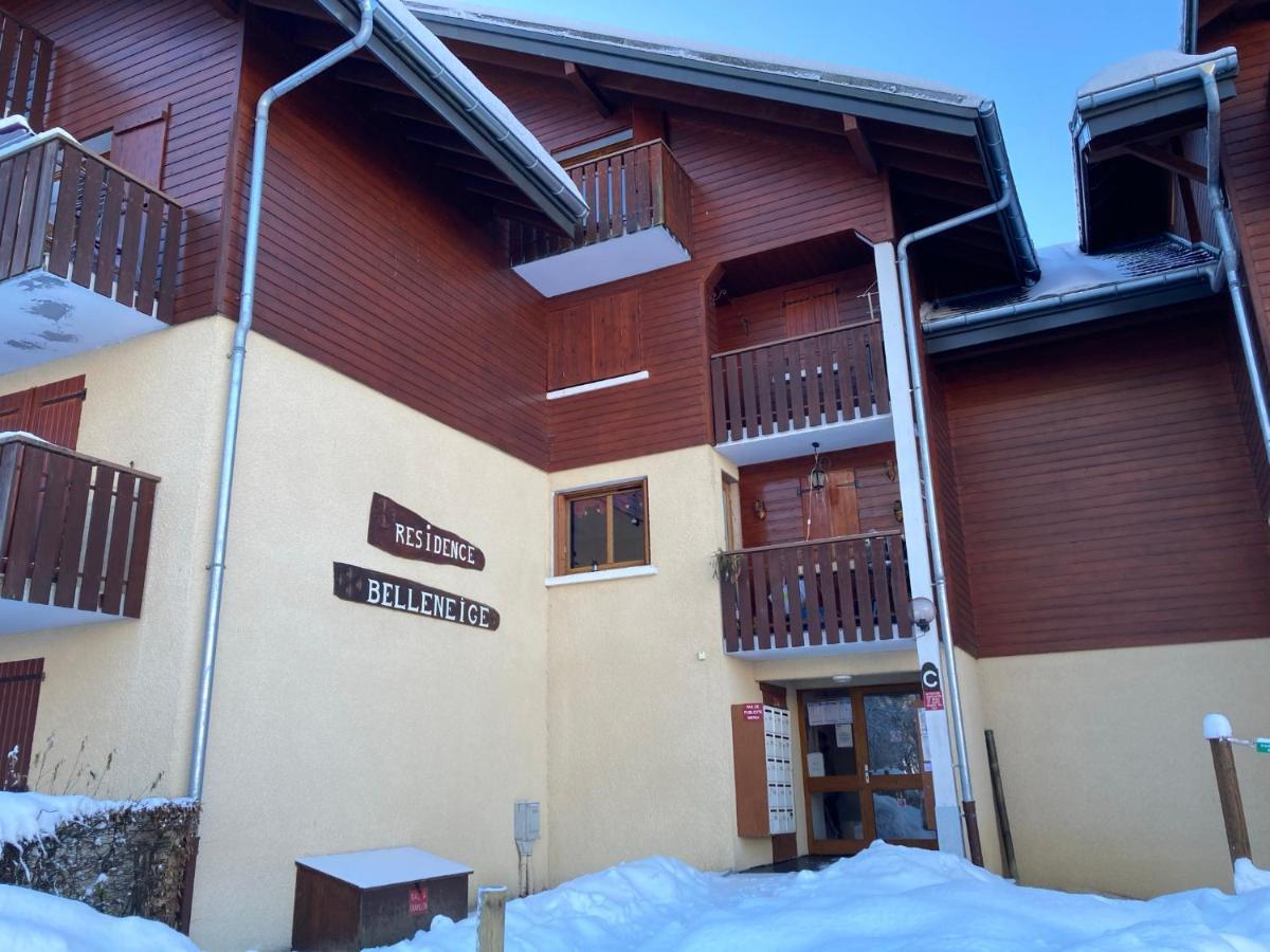 Appartement 2 Pieces Pieds Des Pistes Terrasse Face A La Montagne بيرنيكس المظهر الخارجي الصورة