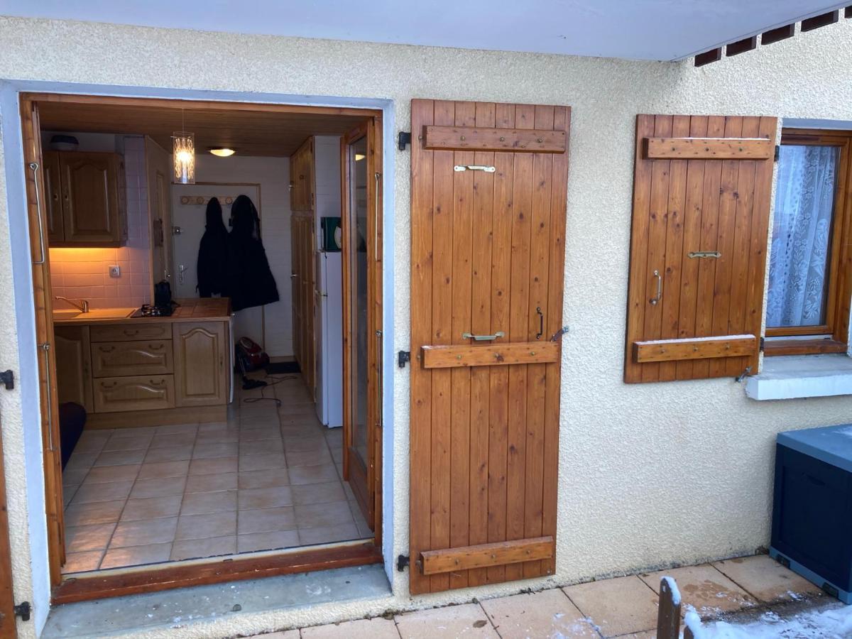 Appartement 2 Pieces Pieds Des Pistes Terrasse Face A La Montagne بيرنيكس المظهر الخارجي الصورة